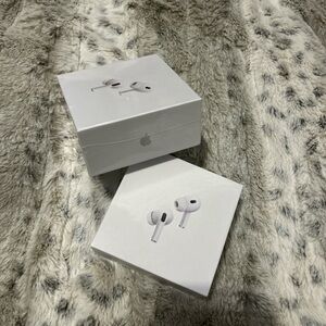 Apple AirPods Pro 2nd Gen with MagSafe Charging